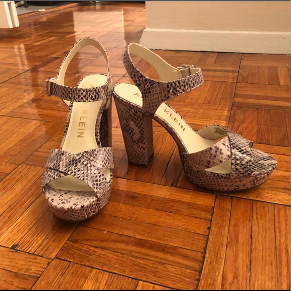 Platform Snake Print Heels - Picture 3 of 5
